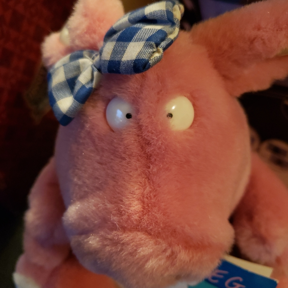 Gund. Pink pig. With hang tag.